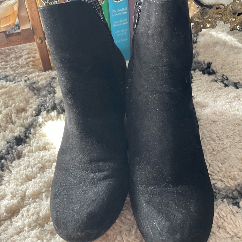 Solanz Black Wedge Ankle Boots - Picture 8 of 9